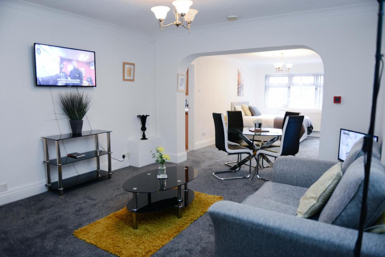 ไบรเดิล ลอดจ์ อพาร์ตเมนต์ Apartment แบล็คพูล ภายนอก รูปภาพ